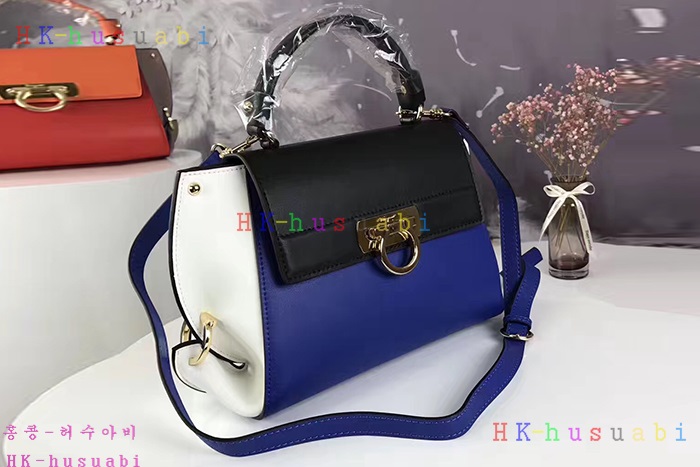 NEW 17F/W 페라가모 신상 여성 소피아숄더백 21G569-2