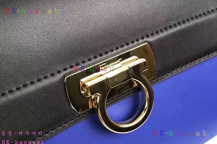 NEW 17F/W 페라가모 신상 여성 소피아숄더백 21G569-2