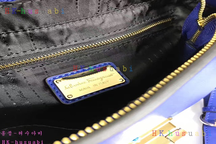 NEW 17F/W 페라가모 신상 여성 소피아숄더백 21G569-2