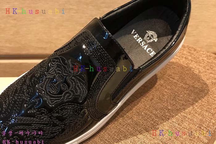 NEW 2018SS 베르사체 남성용 스니커즈 V99520