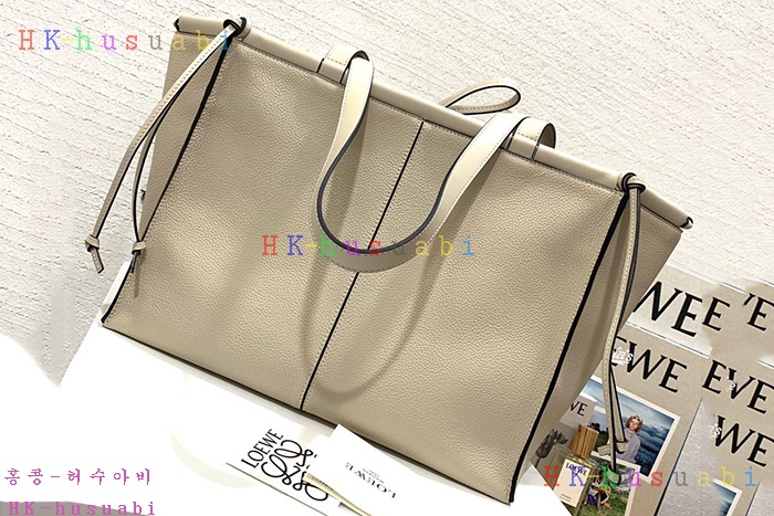 ★미러급★ 로에베 쿠션 토트백  LW 88908-3