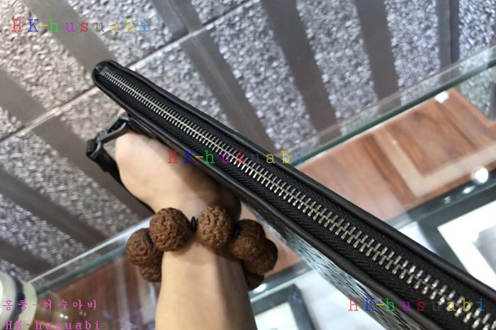 ★미러급★ 보테가베네타 클러치 BV 124551