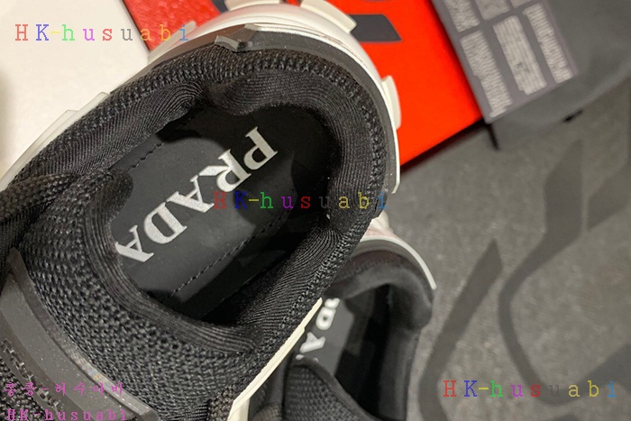 NEW 프라다 남여공용 신발 P 2480027