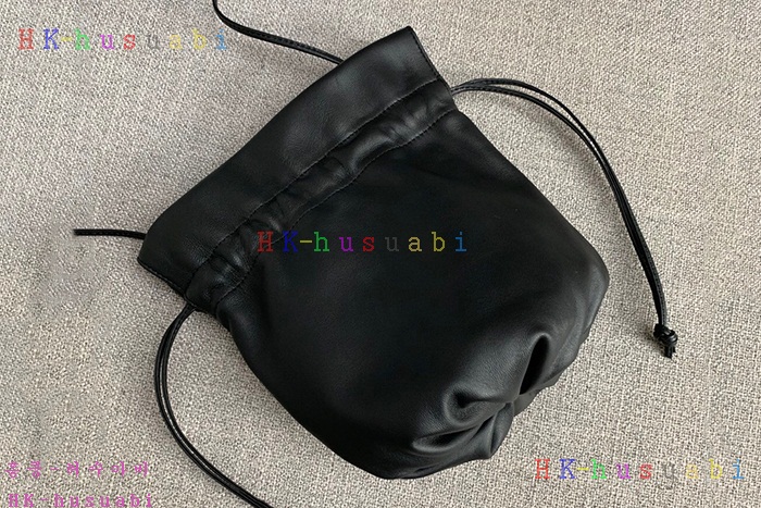 ★미러급★ 보테가베네타 드로우스트링 파우치 BV 583774