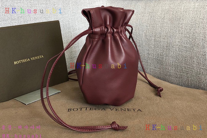 ★미러급★ 보테가베네타 드로우스트링 파우치 BV 583774-2