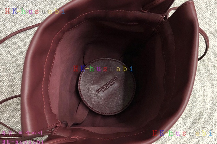 ★미러급★ 보테가베네타 드로우스트링 파우치 BV 583774-2