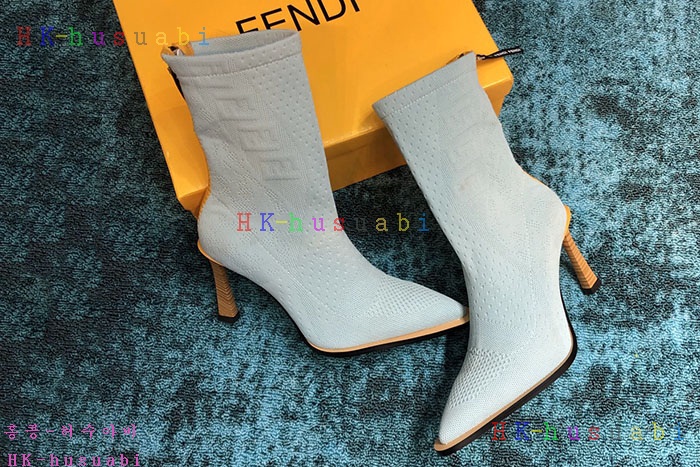 NEW 펜디 부츠 신상 FD 872250