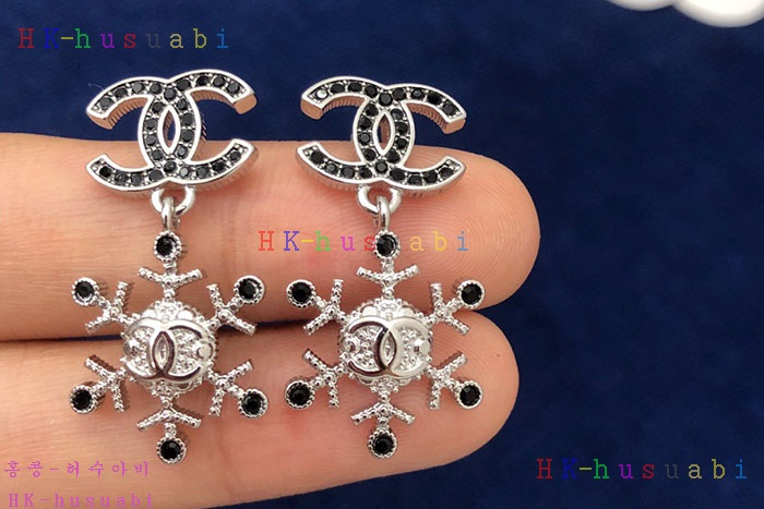 NEW 샤넬 귀걸이 신상 CH 4017790