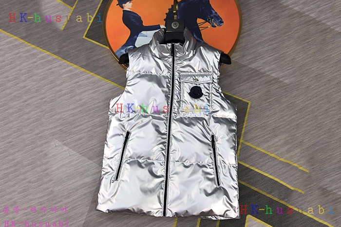 NEW 몽클레어 패딩조끼 신상 M 4241116