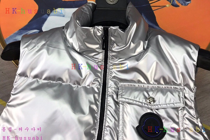 NEW 몽클레어 패딩조끼 신상 M 4241116
