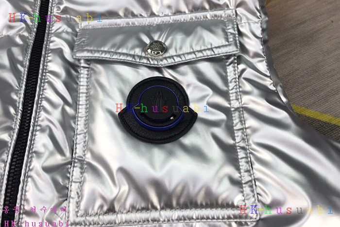 NEW 몽클레어 패딩조끼 신상 M 4241116