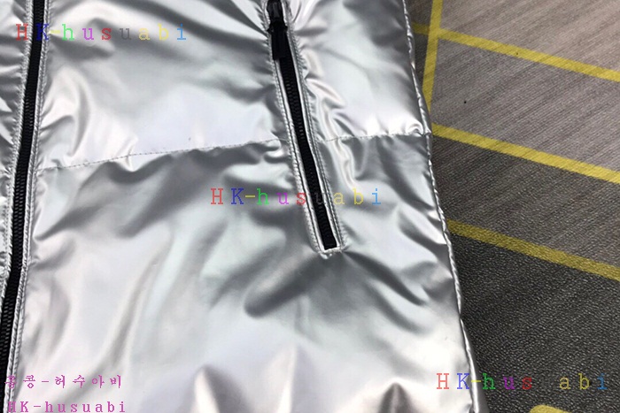 NEW 몽클레어 패딩조끼 신상 M 4241116