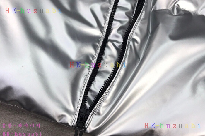 NEW 몽클레어 패딩조끼 신상 M 4241116