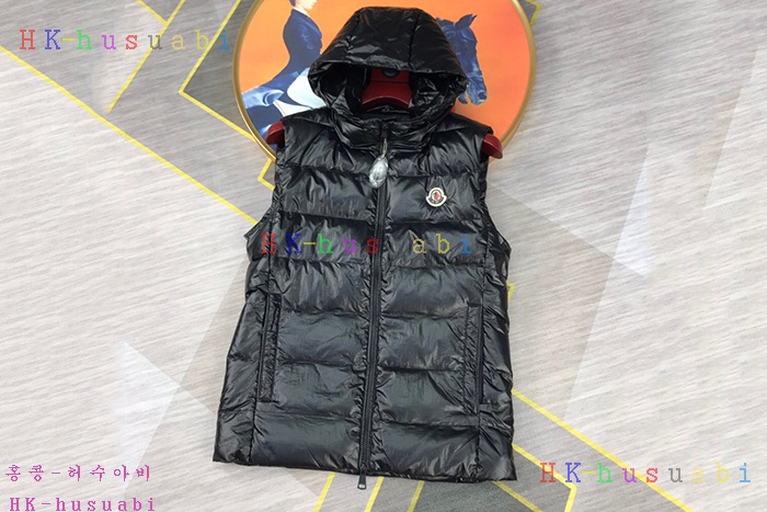 NEW 몽클레어 패딩조끼 신상 M 4241114