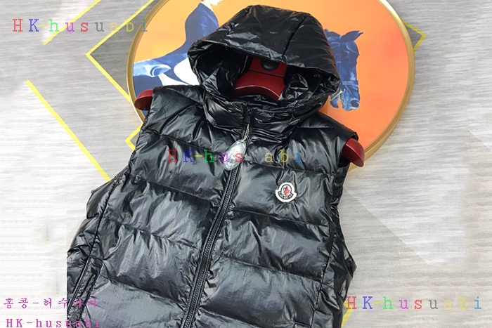 NEW 몽클레어 패딩조끼 신상 M 4241114