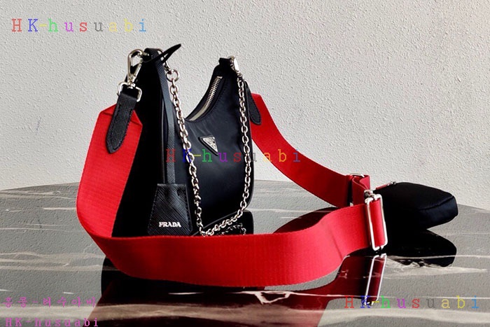 ★미러급★ 프라다 나일론 체인스트랩 호보백 1BH204-4