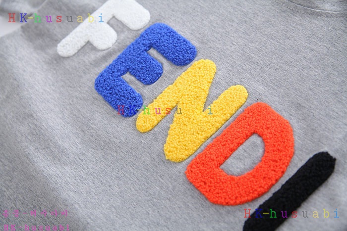 NEW 펜디 반팔티 신상 FD 721113