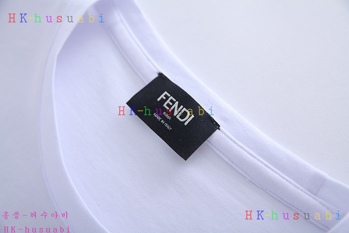 NEW 펜디 반팔티 신상 FD 721112