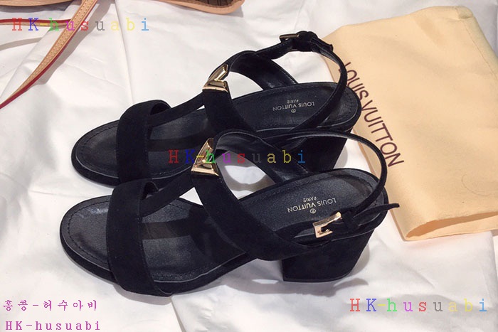 NEW 루이비통 신발 신상 LV 242805