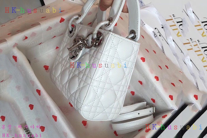 ★미러급★ 디올 레이디백 DR 724115
