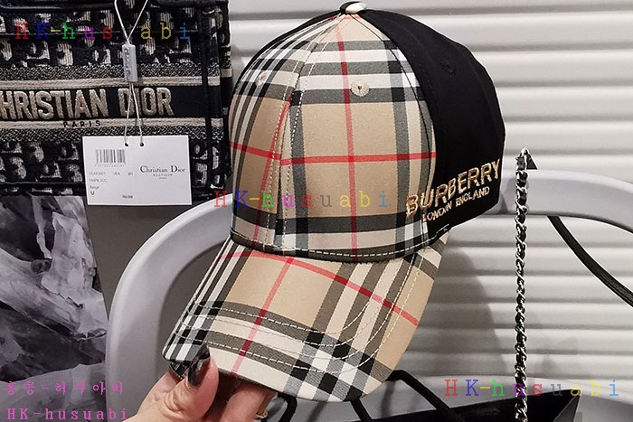 NEW 버버리 모자 신상 BB 242110