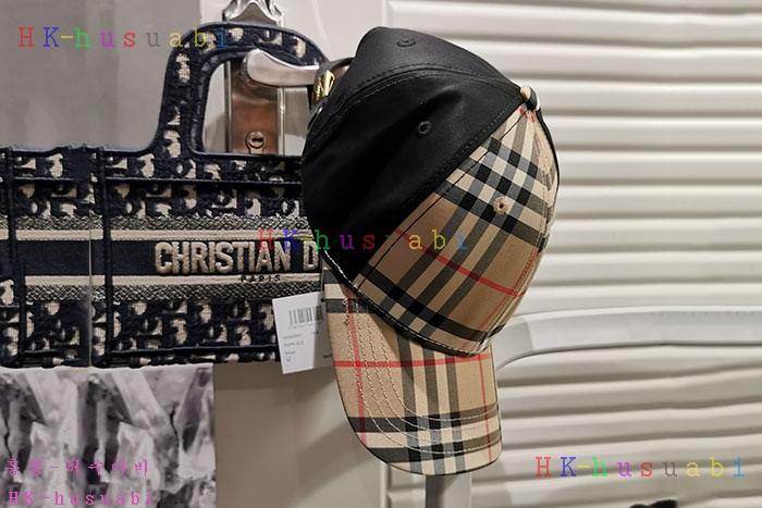 NEW 버버리 모자 신상 BB 242110