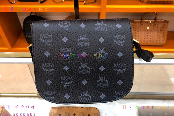 NEW 엠씨엠 메신저백 신상 M 222459