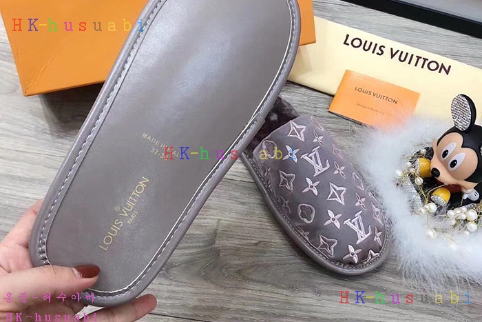 NEW 루이비통  신발 신상 LV 995740