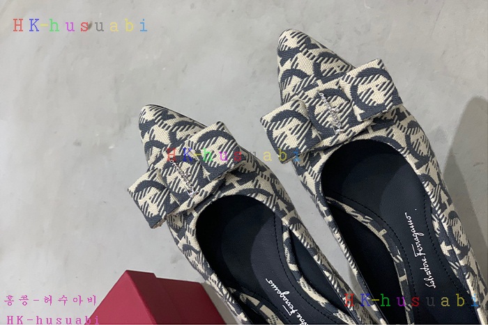 NEW 페라가모  신발 신상 F 724550