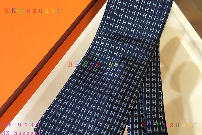NEW 에르메스 넥타이 신상 H428015