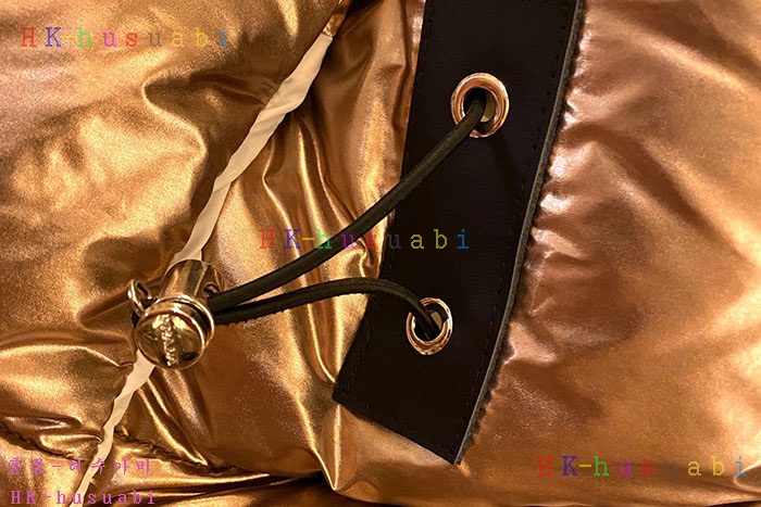 NEW 프라다 패딩 신상 P952247