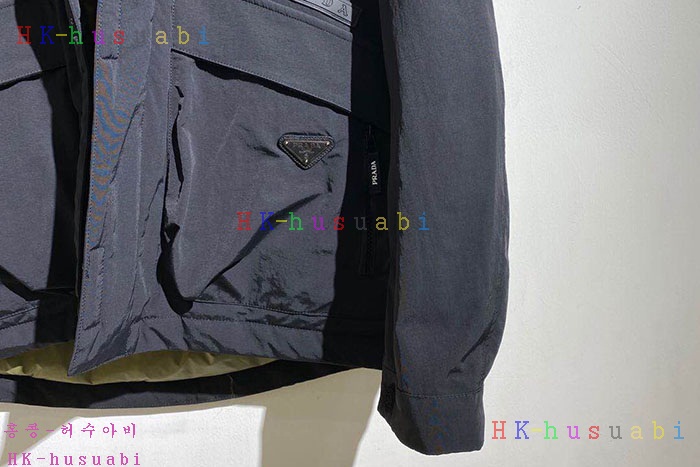 NEW 프라다 패딩 신상 P 724550