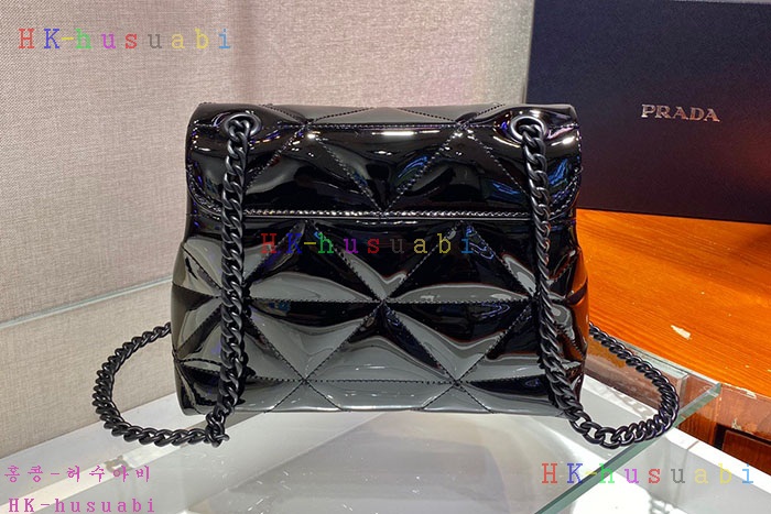 ★미러급★ 프라다 모노코롬 퀄팅 체인백  P 1BD233-7