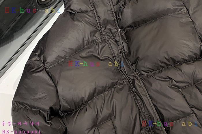 NEW 미우미우 패딩 신상 MU 8252551