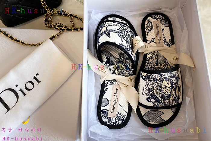NEW 디올 슬리퍼 신상 DR 253699