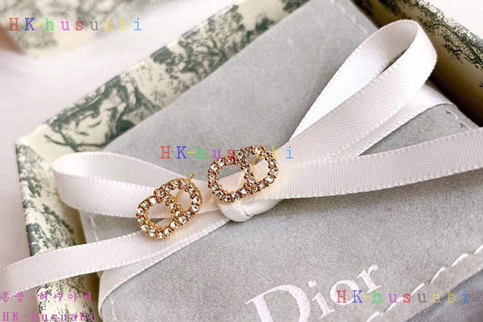 NEW 디올 귀걸이 신상 DR 8572251