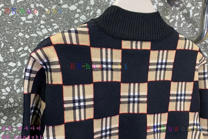NEW 버버리 가디건 신상 BB 335325