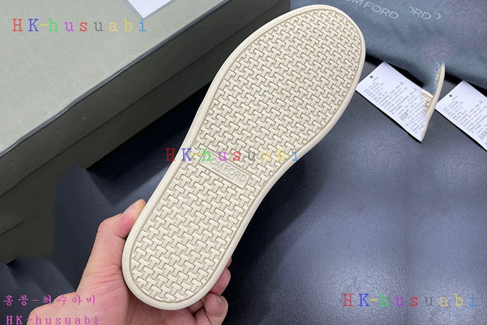 NEW 톰브라운  스니커즈 신상 TB 724660