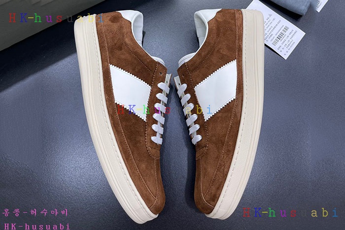 NEW 톰브라운  스니커즈 신상 TB 724660