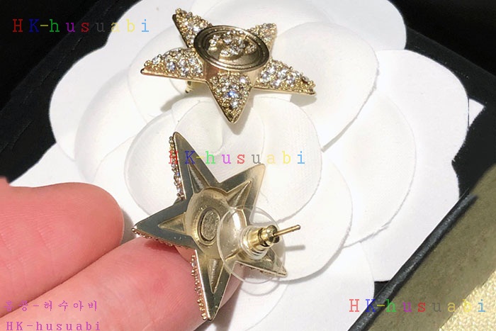 NEW 샤넬 귀걸이 신상 C 727551