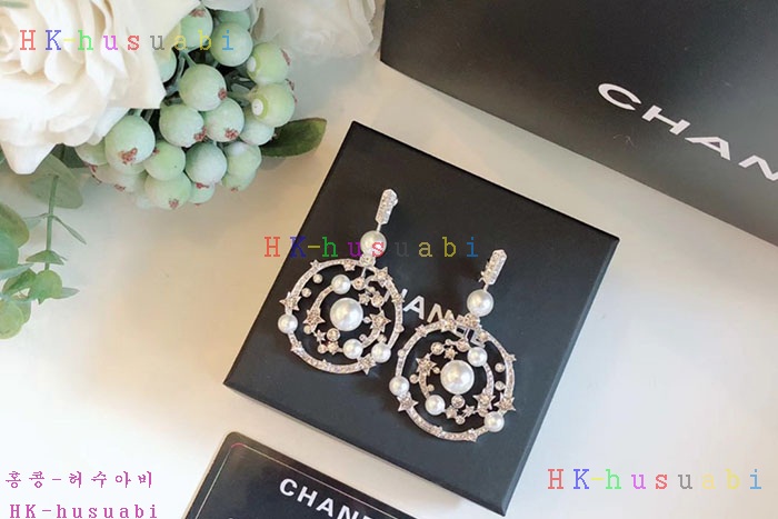 NEW 샤넬 귀걸이 신상 C 727585