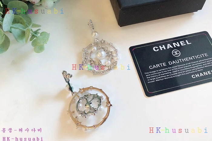 NEW 샤넬 귀걸이 신상 C 727585