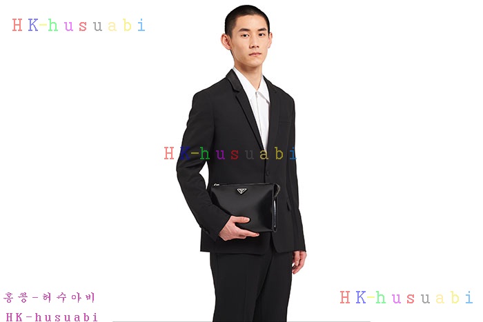 ★미러급★프라다 레더 브러쉬드 가죽 파우치  2VF030