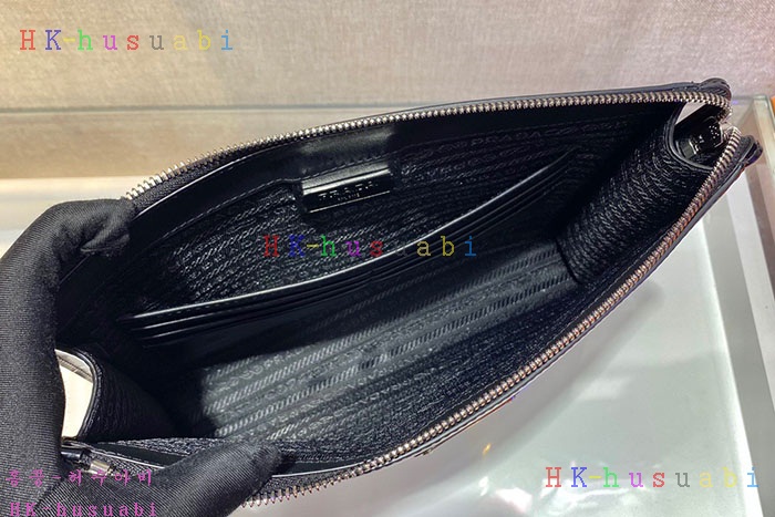 ★미러급★프라다 레더 브러쉬드 가죽 파우치  2VF030
