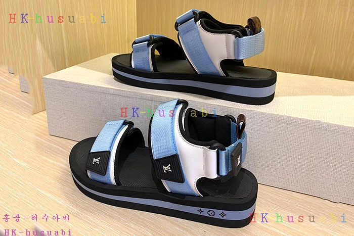 NEW 루이비통 샌들 신상 LV 1243304