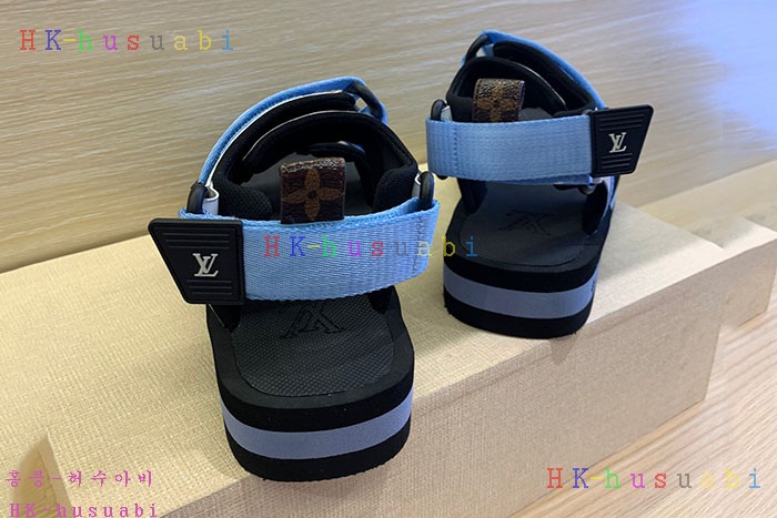 NEW 루이비통 샌들 신상 LV 1243304