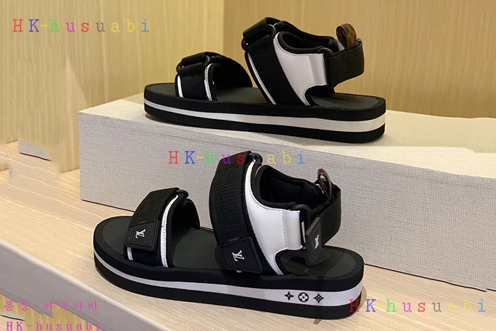 NEW 루이비통 샌들 신상 LV 1243305
