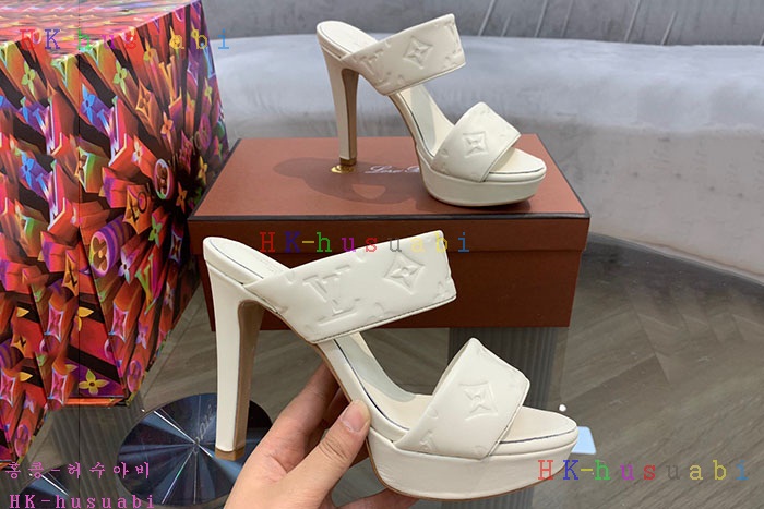 NEW 루이비통 신발 신상 LV 857551