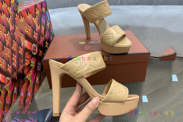 NEW 루이비통 신발 신상 LV 857550