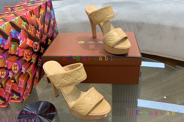 NEW 루이비통 신발 신상 LV 857550